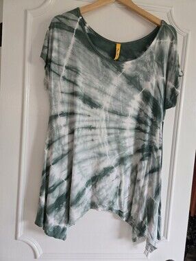 Pure Intent Tie-Dye Scoop Neck Women’s Top in Green and White Large